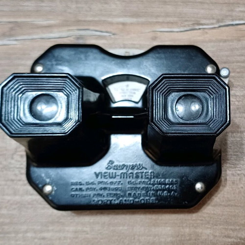 View Master used vintage bakelite with New York photo reel