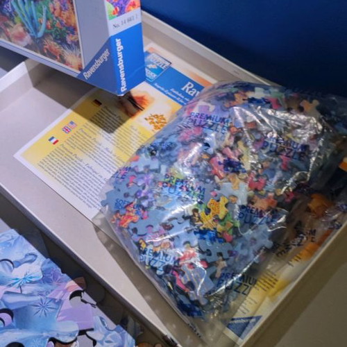 Puzzle Clewmntoni and Ravensburger used