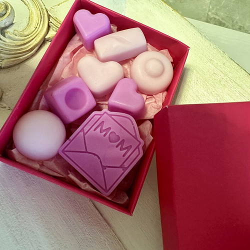 Wax melts with coconut scent from plant-based wax, like new