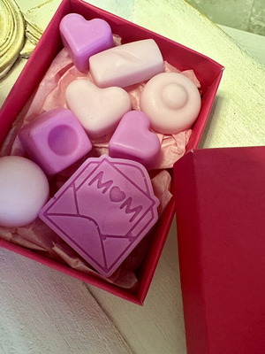 Wax melts with coconut scent from plant-based wax, like new