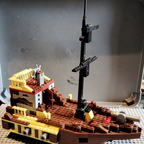 Pirate ship like new, Chinese compatible with popular building blocks