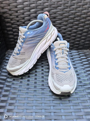 Hoka One One sports shoes used, size 38, in good condition