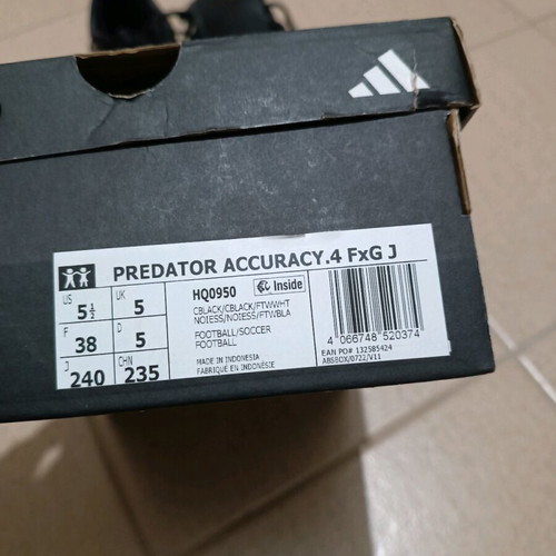 Adidas Predator Accuracy kids football shoes size 38 like new