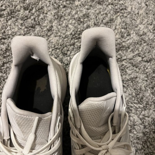 Adidas athletic shoes used, size 44.5, white