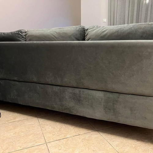 Corner sofa with removable chaise like new