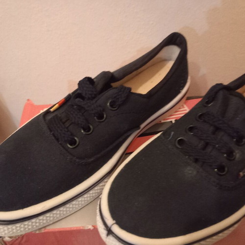 Black canvas shoes size 36