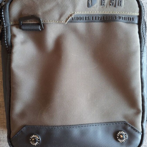 Shoulder bag used, dimensions 23 x 20 x 7 cm