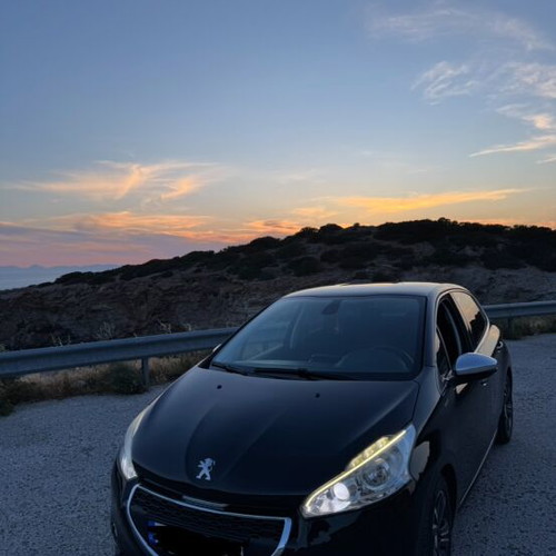 Peugeot 208 Allure 1.6 Diesel 116hp 2013 used, park assist, manual