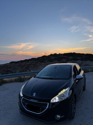 Peugeot 208 Allure 1.6 Diesel 116hp 2013 used, park assist, manual