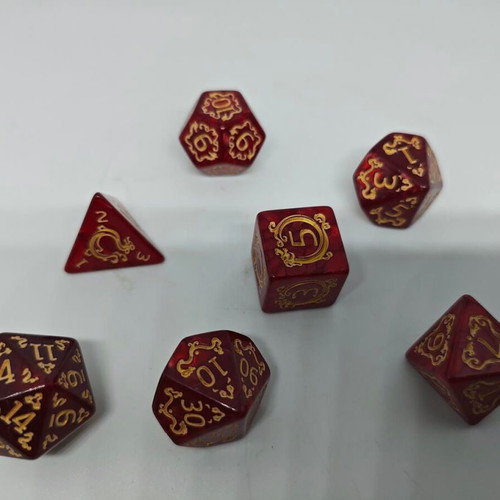 Dragon Scale Crimson & Gold RPG dice set like new