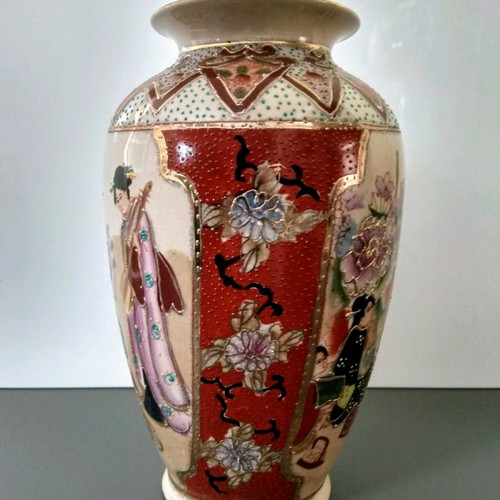 Decorative Chinese vase used, height 26 cm