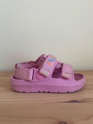 Πέδιλα Fila νούμερο 25 σαν καινούργια, ροζ και μωβ