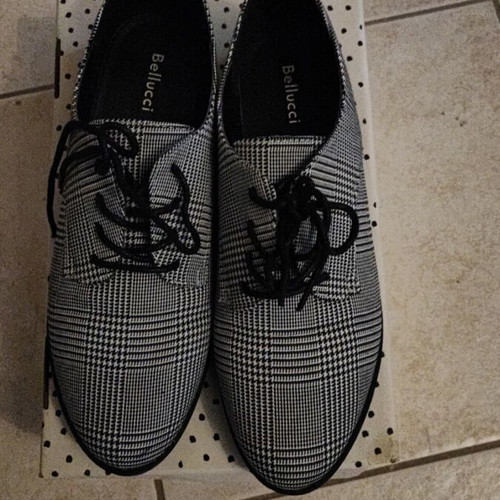 Shoes new, size 40, black and white