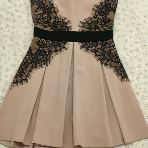 Mini dress nude with lace and pleated skirt like new
