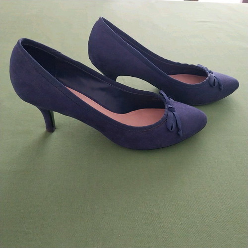 Zara Navy Suede Kitten Heels Size 39 Like New