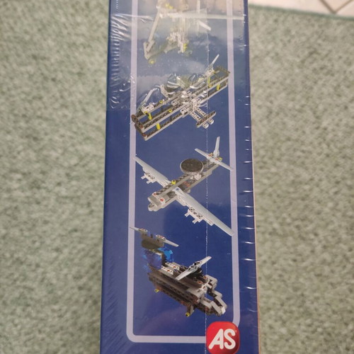Learn & Create Set with 10 Airplane and Helicopter Models, New with App