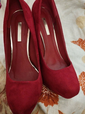 Bellucci κόκκινες γόβες suede στιλέτο νούμερο 40 σαν καινούργιες
