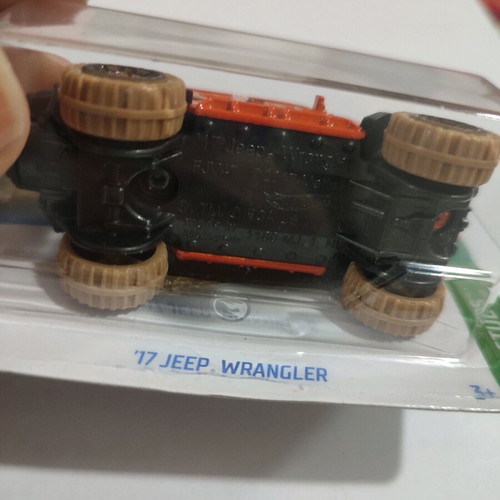 Hot Wheels Treasure Hunt '17 Jeep Wrangler like new