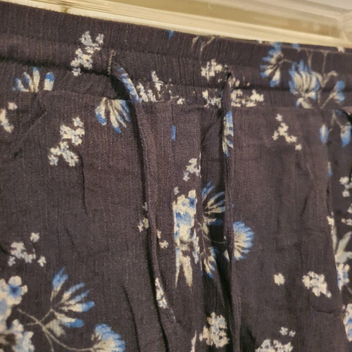Shorts with floral pattern, like new, Pull & Bear, size L