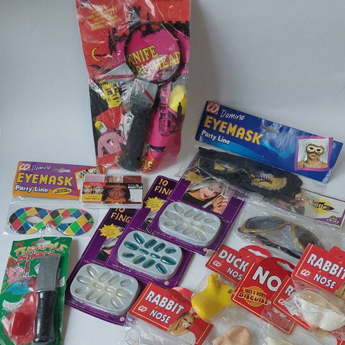 Party and carnival accessories set new
