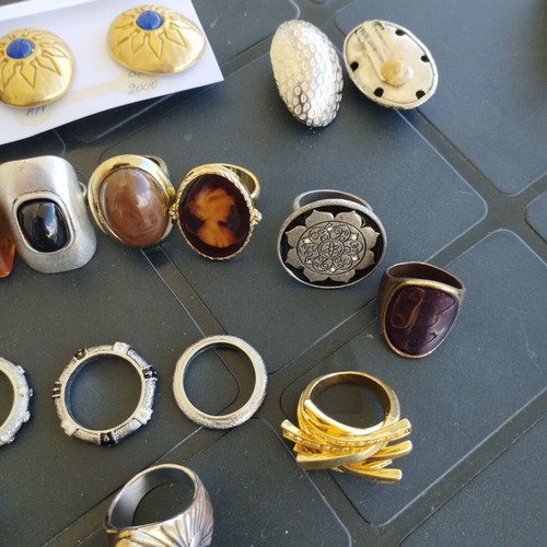 Rings like new, pack of 12 pieces