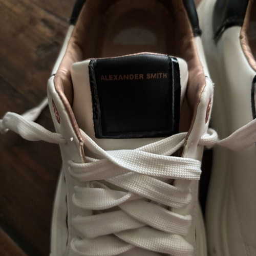 Alexander Smith London sneakers women's like new, white with gold detail