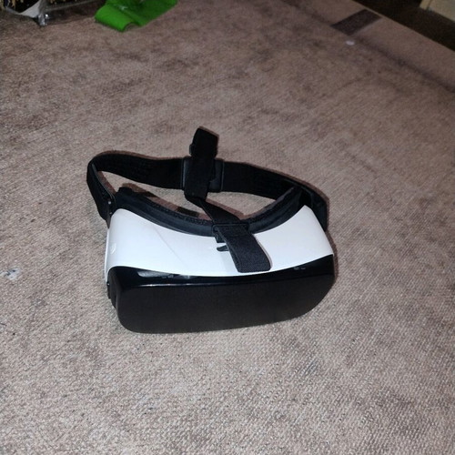 Virtual reality glasses like new