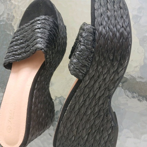 Sabot straw type like new, size 40, black
