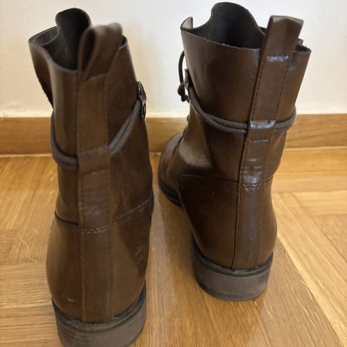 Leather ankle boots size 38 like new, brown