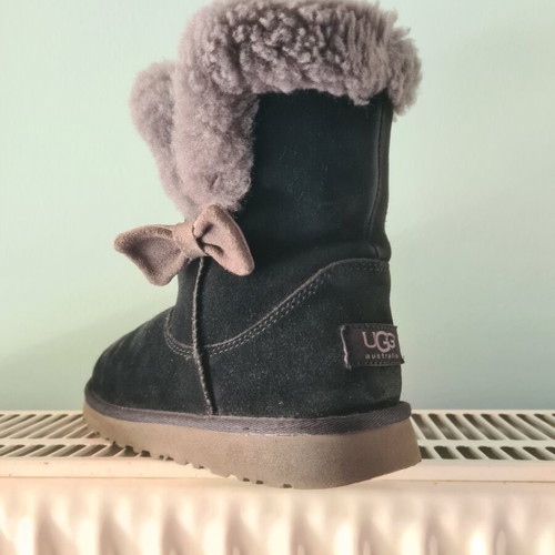Ugg Australia Kourtney Short Boot black suede grey fur size 36 used
