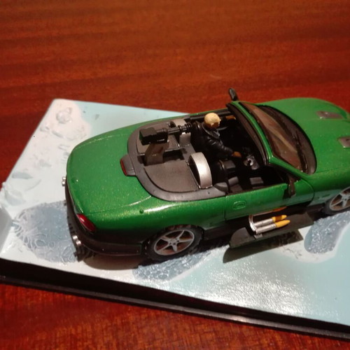 James Bond metal cars used, Aston Martin DB5 and Jaguar XKR