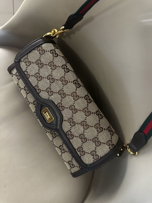 Gucci Luce рамо чанта като нова, кафява