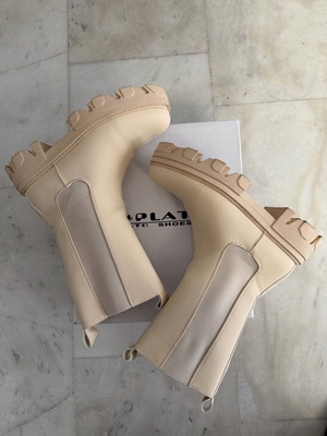Women's boots like new, beige synthetic leather, size 38
