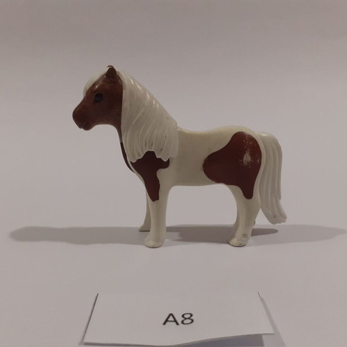Playmobil pony A8 used with slight discoloration
