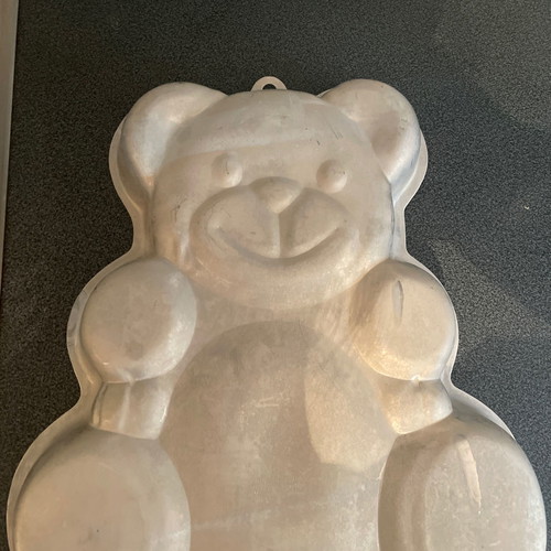 Bear-shaped baking pan used 35cm