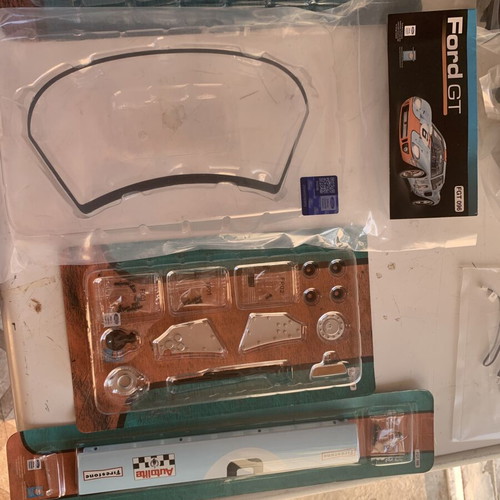 DeAgostini Build Your Own Ford GT 1:8 model magazines, new, pack of 11