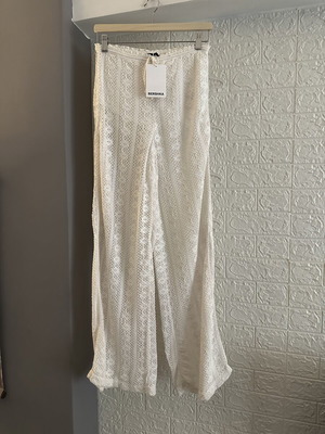 Embroidered pants Bershka new, size S, white
