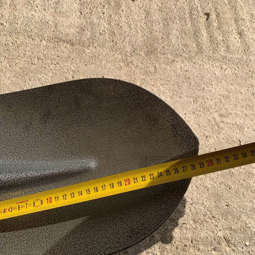 Metal shovel like new, 102cm length, D-handle
