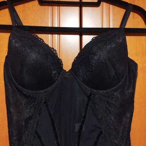 Lace Bustier like new, black, size 95B
