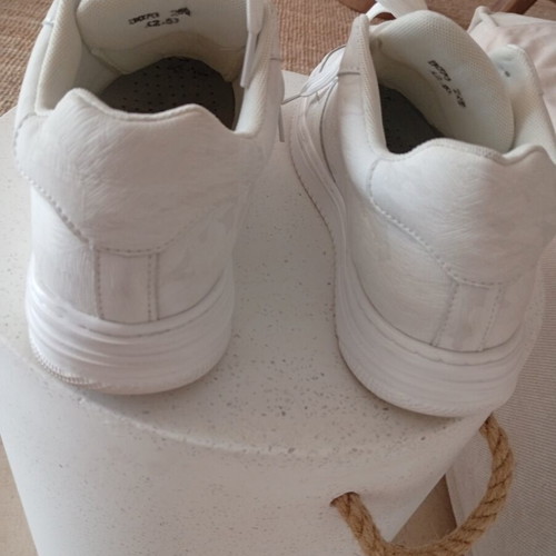 Sneakers elevator with hidden wedge platform size 39 like new, white