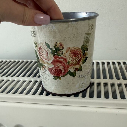 Vintage Victorian bucket pot vase decor, like new