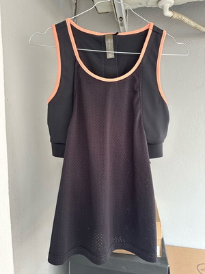 Only black bustier 2 in 1 like new, size M