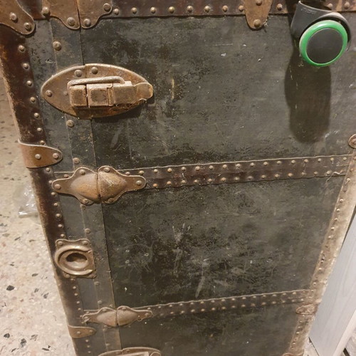 American Style Trunk used, collectible decorative piece