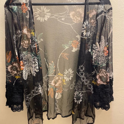 Maurices kimono like new, one size, multicolor