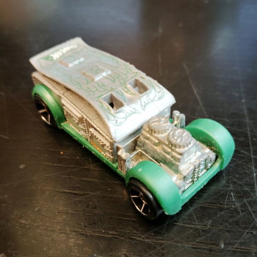 Hot Wheels Fast Cash 2011 used toy car