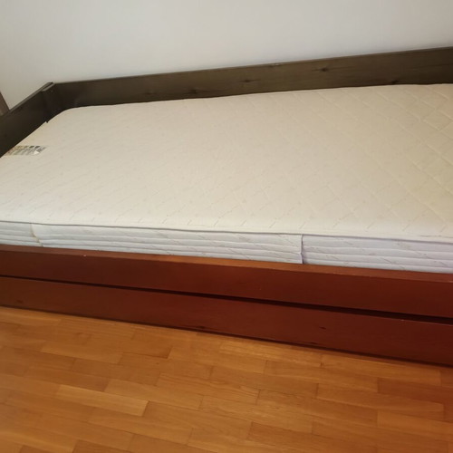 Laro single bed with mattress and extra bed with mattress, like new
