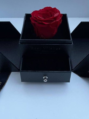 Forever Rose red with jewelry case in luxury box new