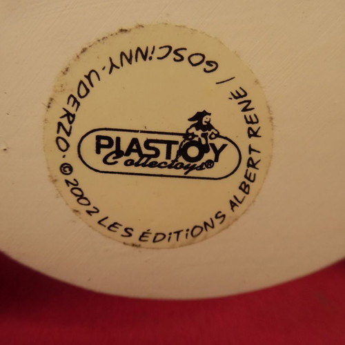 Three collectible figurines from Asterix & Ovelix comic made of paste