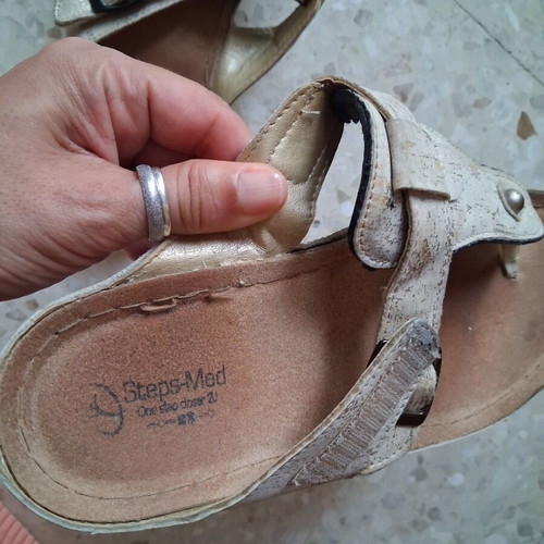 Steps Med women's anatomical thong sandals used, beige