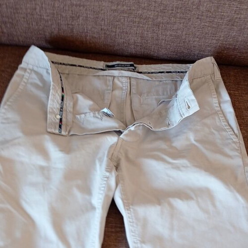Men's beige bermuda shorts like new, size 44